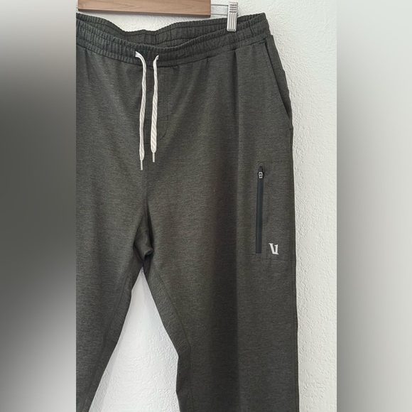 Vuori Sunday Performance Joggers Men’s XXL Wicking Comfort Soft Athletic - Picture 10 of 11
